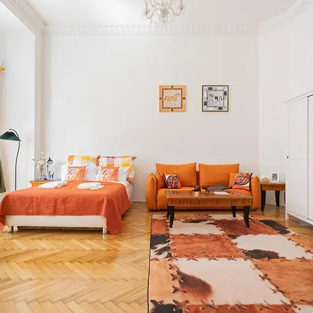 Unique Home At Chain Bridge With Danube View Budapest Exterior photo